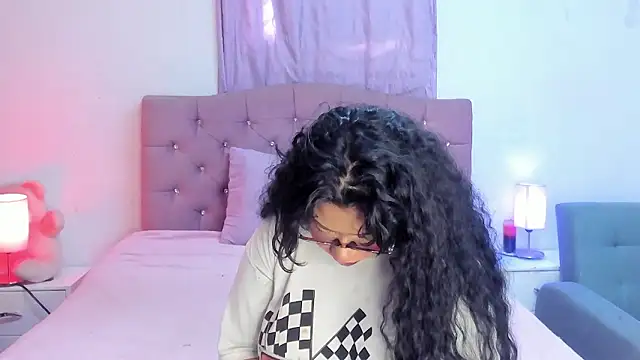 Latinabombsheell online show from 13, 2, 2026