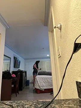 Snapshot of Gin4Cole chatting on 7, 1, 2025 Gin4Cole online show from 7, 1, 2025