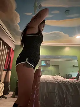 Snapshot of Gin4Cole chatting on 13, 1, 2025 Gin4Cole online show from 13, 1, 2025