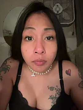 Snapshot of Gin4Cole chatting on 6, 2, 2025 Gin4Cole online show from 6, 2, 2025