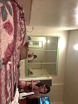 Snapshot of Gin4Cole chatting on 6, 2, 2025 Gin4Cole online show from 6, 2, 2025