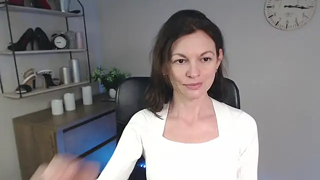 VivianWILD online show from 5, 2, 2025