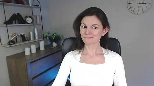 VivianWILD online show from 5, 2, 2025