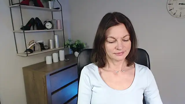 VivianWILD online show from 10, 2, 2025