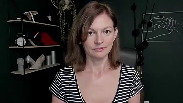 VivianWILD online show from 9, 9, 2025