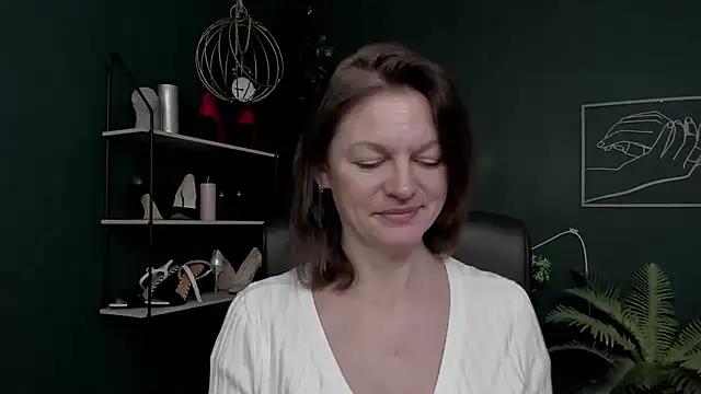 VivianWILD online show from 4, 12, 2025