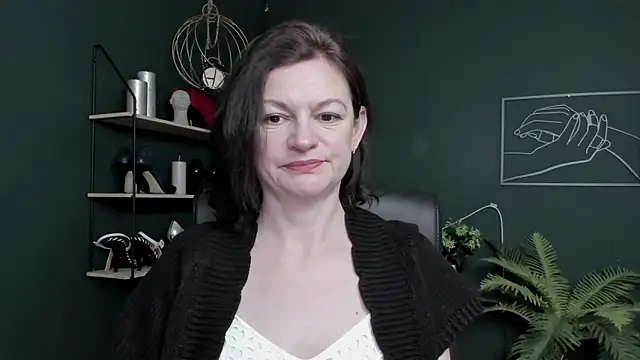 Snapshot of VivianWILD chatting on 15, 5, 2026 VivianWILD online show from 15, 5, 2026