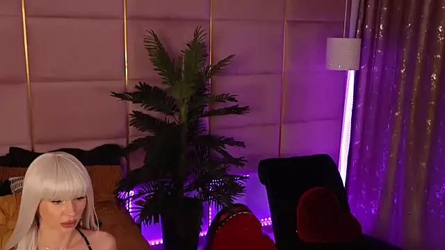 Elliblue online show from 13, 1, 2025