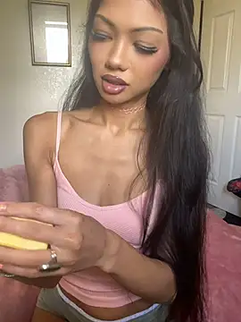 Snapshot of yummyrina chatting on 22, 6, 2026 yummyrina online show from 22, 6, 2026