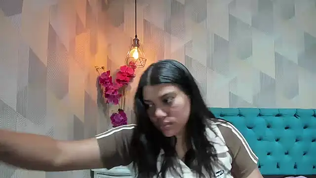Snapshot of LindaBreeS chatting on 18, 4, 2026 LindaBreeS online show from 18, 4, 2026