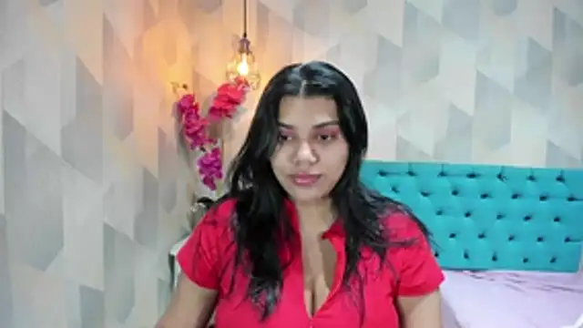 Snapshot of LindaBreeS chatting on 5, 7, 2026 LindaBreeS online show from 5, 7, 2026