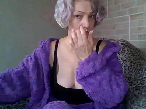 Snapshot of Lorie_Carrie chatting on 1, 2, 2025 Lorie Carrie online show from 1, 2, 2025