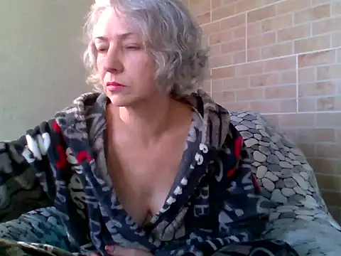 Snapshot of Lorie_Carrie chatting on 26, 10, 2025 Lorie Carrie online show from 26, 10, 2025