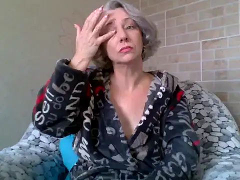 Snapshot of Lorie_Carrie chatting on 2, 11, 2025 Lorie Carrie online show from 2, 11, 2025