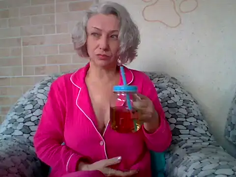 Lorie Carrie online show from 1, 4, 2026