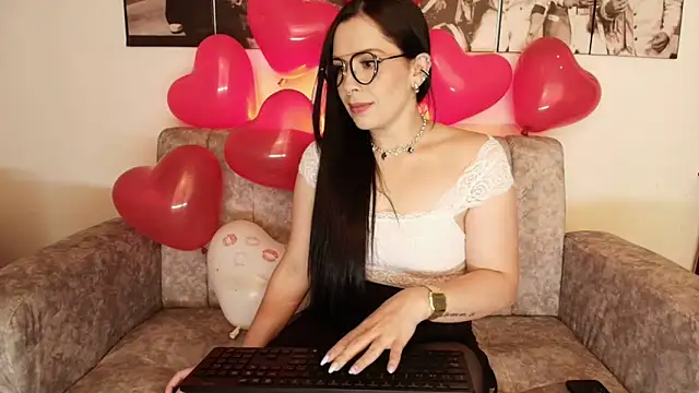 Snapshot of camii_evanss chatting on 12, 2, 2025 camii evanss online show from 12, 2, 2025