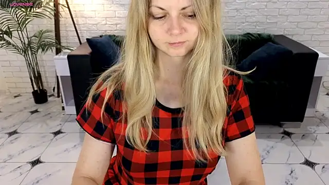 SmilingEmily  online show from 14, 10, 2025
