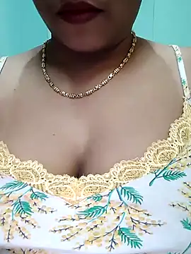 Snapshot of sexyindi_couple chatting on 3, 12, 2024 sexyindi couple online show from 3, 12, 2024