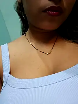 Snapshot of sexyindi_couple chatting on 30, 1, 2025 sexyindi couple online show from 30, 1, 2025