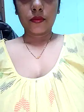 Snapshot of sexyindi_couple chatting on 10, 3, 2025 sexyindi couple online show from 10, 3, 2025