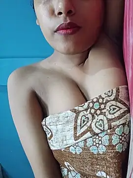 Snapshot of sexyindi_couple chatting on 7, 6, 2026 sexyindi couple online show from 7, 6, 2026