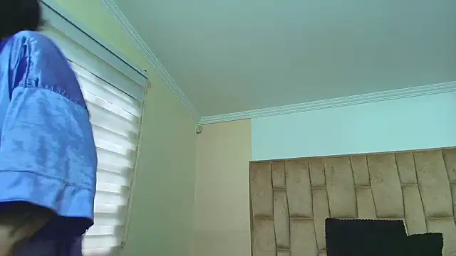 Naughty Kittenm online show from 5, 12, 2025