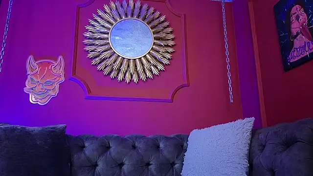 Snapshot of Julieta_Russell chatting on 27, 2, 2026 Julieta Russell online show from 27, 2, 2026