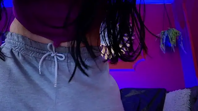 Julieta Russell online show from 13, 4, 2026