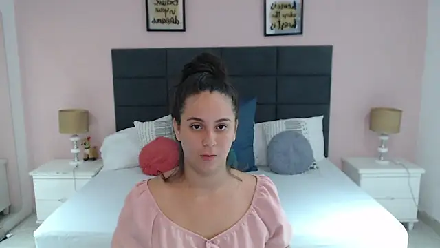 MadisonJenner online show from 29, 12, 2024