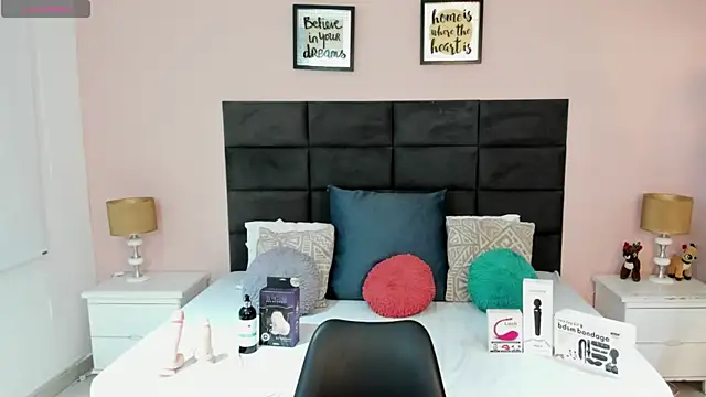 MadisonJenner online show from 15, 11, 2025