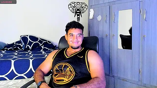 Big furry bear13 online show from 26, 2, 2025