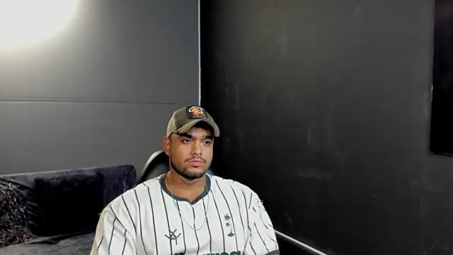 Big furry bear13 online show from 8, 11, 2025