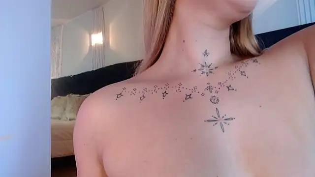 MollyCruz online show from 25, 9, 2025