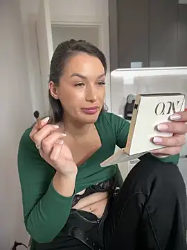 HotXMom online show from 19, 3, 2025