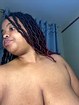 Snapshot of Linahlove chatting on 3, 12, 2025 Linahlove online show from 3, 12, 2025