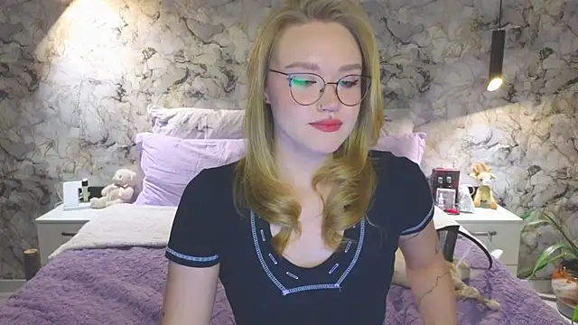 Aurora Golden1 online show from 20, 10, 2025