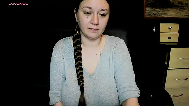 Snapshot of AlisaBacker chatting on 4, 7, 2026 AlisaBacker online show from 4, 7, 2026