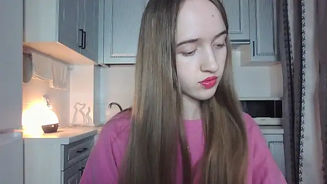 Snapshot of leslie_my_lovee chatting on 4, 10, 2025 leslie my lovee online show from 4, 10, 2025