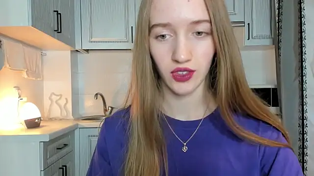 Snapshot of leslie_my_lovee chatting on 8, 10, 2025 leslie my lovee online show from 8, 10, 2025