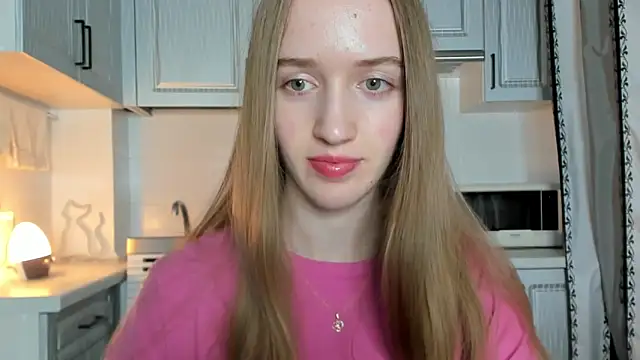 Snapshot of leslie_my_lovee chatting on 14, 10, 2025 leslie my lovee online show from 14, 10, 2025