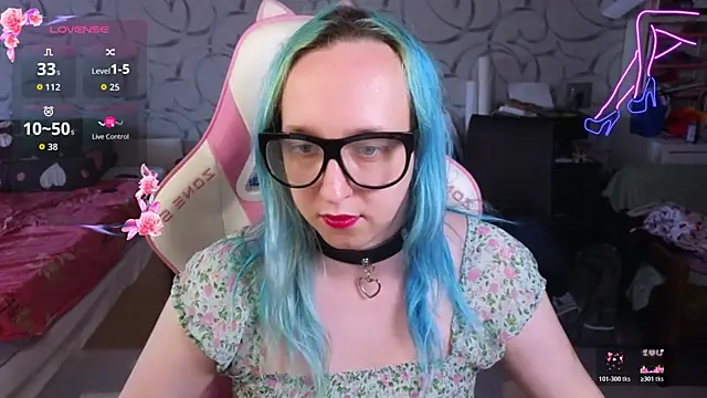 Snapshot of TheTrixy chatting on 2, 7, 2026 TheTrixy online show from 2, 7, 2026