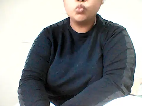 Snapshot of ArisaGonzalez chatting on 25, 10, 2025 ArisaGonzalez online show from 25, 10, 2025