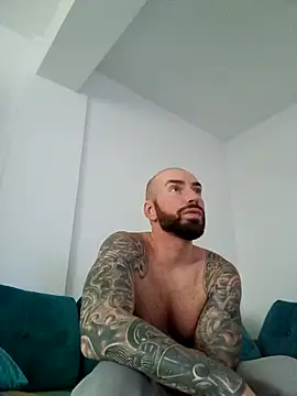 Snapshot of AronGrant chatting on 8, 12, 2024 AronGrant online show from 8, 12, 2024