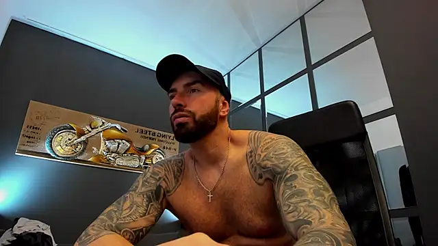 Snapshot of AronGrant chatting on 11, 12, 2024 AronGrant online show from 11, 12, 2024