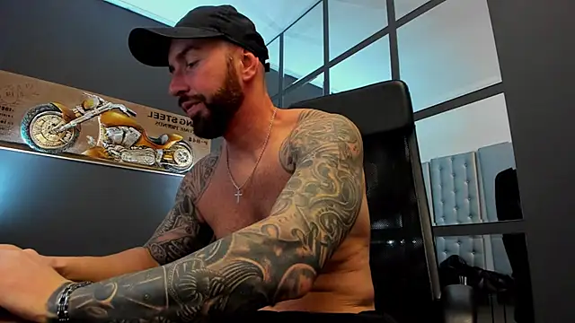 Snapshot of AronGrant chatting on 30, 12, 2024 AronGrant online show from 30, 12, 2024