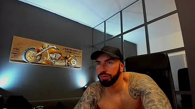 Snapshot of AronGrant chatting on 10, 1, 2025 AronGrant online show from 10, 1, 2025