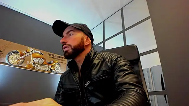 Snapshot of AronGrant chatting on 11, 1, 2025 AronGrant online show from 11, 1, 2025