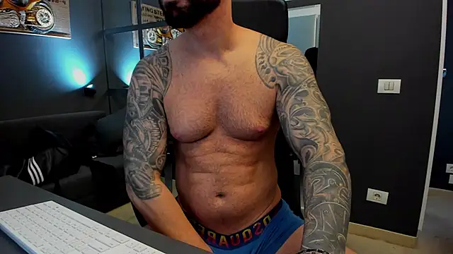 Snapshot of AronGrant chatting on 13, 1, 2025 AronGrant online show from 13, 1, 2025