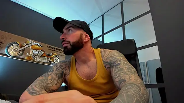 Snapshot of AronGrant chatting on 15, 1, 2025 AronGrant online show from 15, 1, 2025