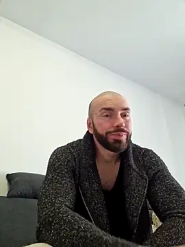 Snapshot of AronGrant chatting on 2, 3, 2025 AronGrant online show from 2, 3, 2025